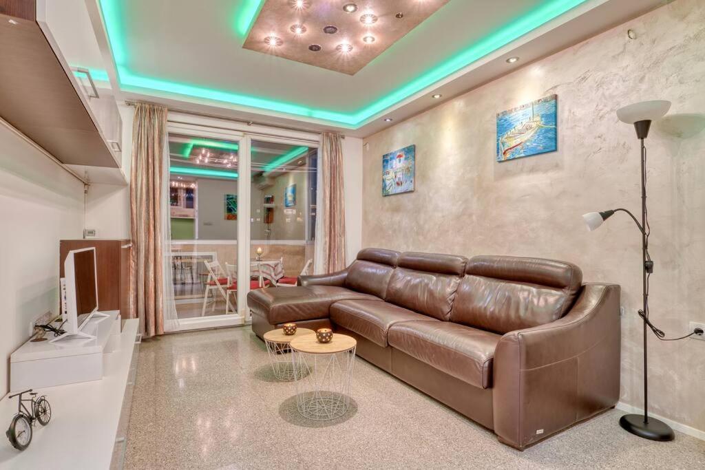 كوتور Cozy Nest Apartment- Central And Seaboard With Elevator المظهر الخارجي الصورة