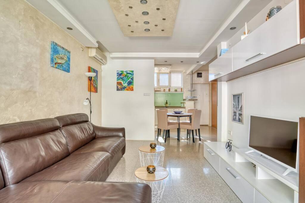 كوتور Cozy Nest Apartment- Central And Seaboard With Elevator المظهر الخارجي الصورة