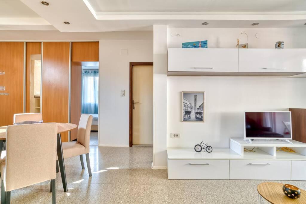 كوتور Cozy Nest Apartment- Central And Seaboard With Elevator المظهر الخارجي الصورة